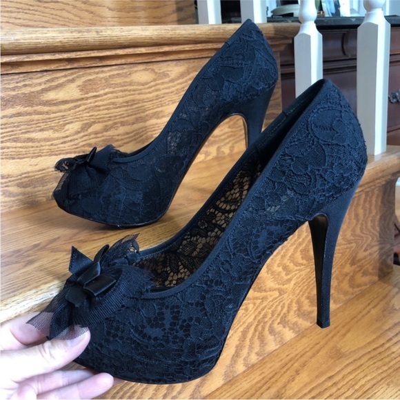 Dolce & Gabbana Heels - Picture 1 of 3